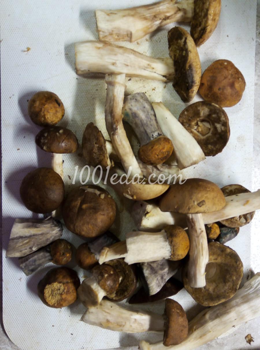 Маринованные белые грибы на стол