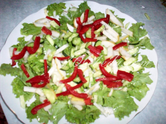Зеленый салат с грушей: рецепт с пошаговым фото