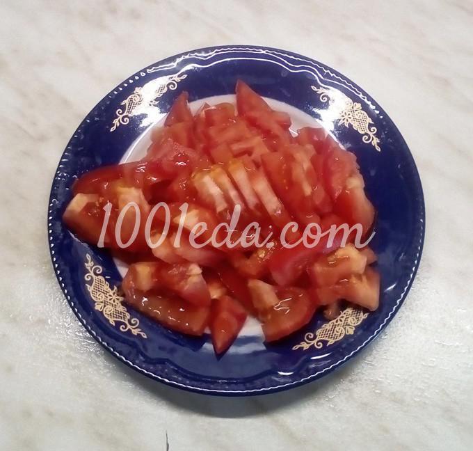 Салат из пекинской капусты с помидорами, маслинами и куриными яйцами: пошаговый с фото - Шаг №2